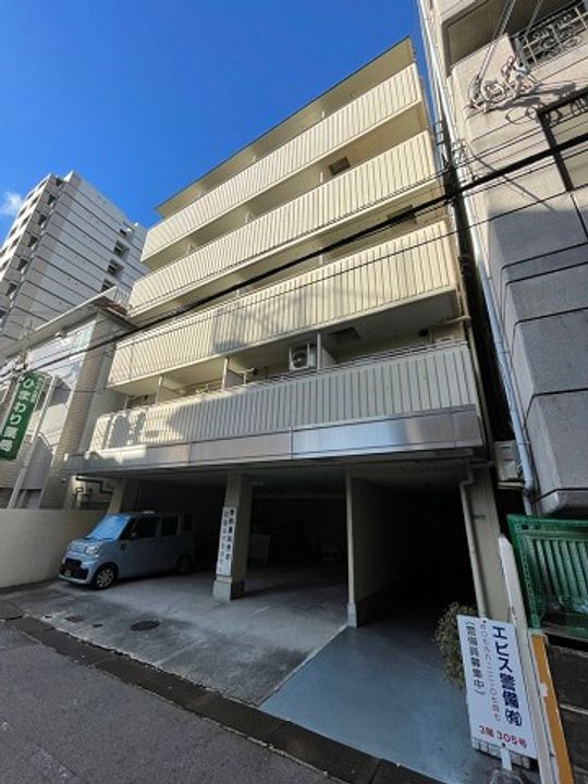 三甲イエムの外観