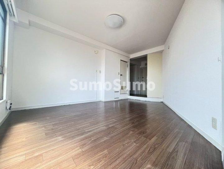 クリフサイド西岡本の寝室