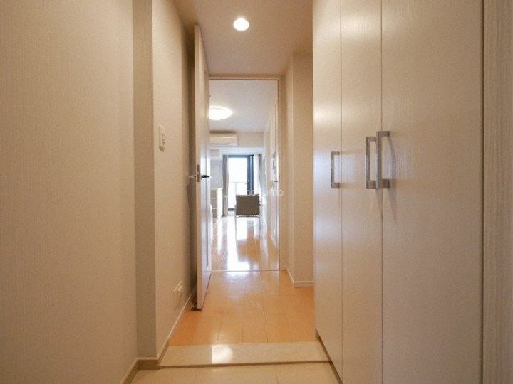 大阪府大阪市西区靱本町3丁目(マンション)の賃貸物件の玄関