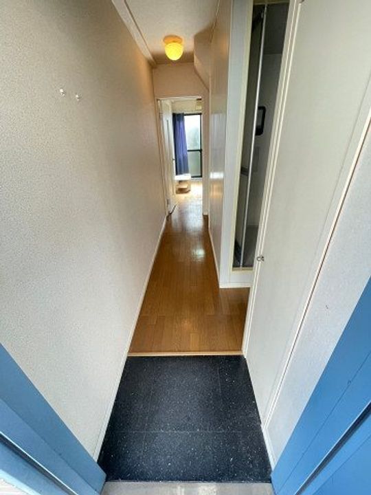 兵庫県西宮市中屋町(アパート)の賃貸物件の玄関