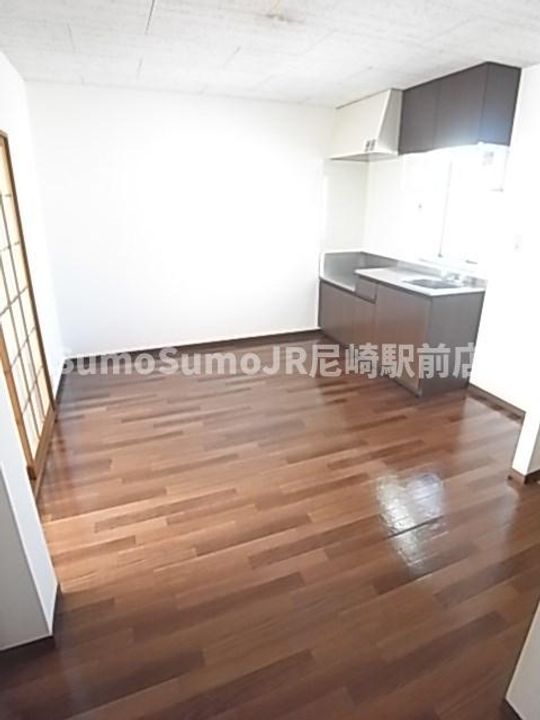 兵庫県尼崎市武庫之荘9丁目(マンション)の賃貸物件の居間