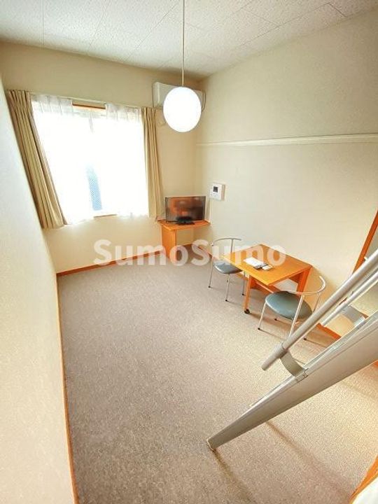 レオパレス秀の居間