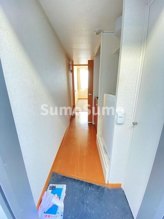 レオパレス秀の玄関