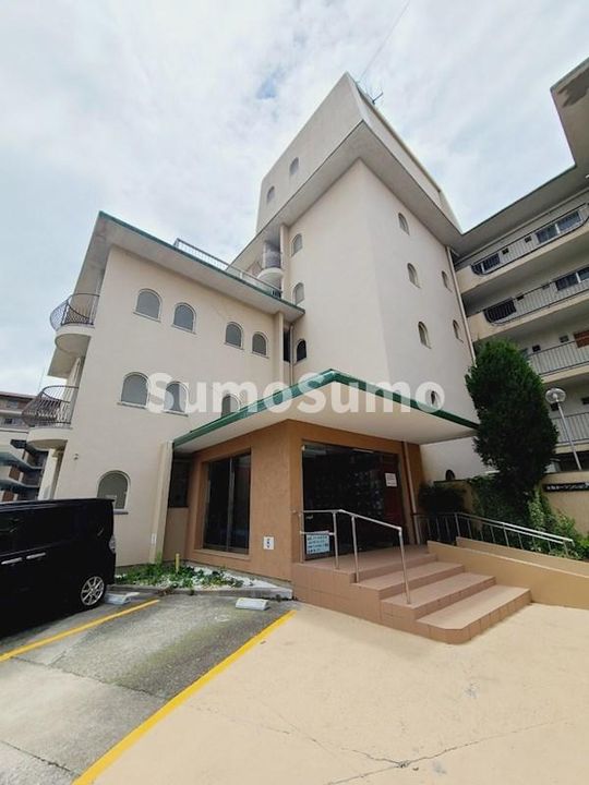 東朋第一マンションの外観