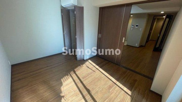 エクセルシオール目黒三田の居間