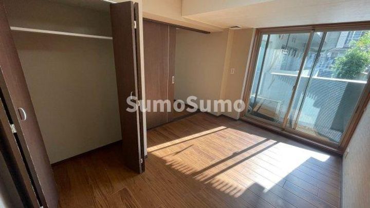 エクセルシオール目黒三田の居間