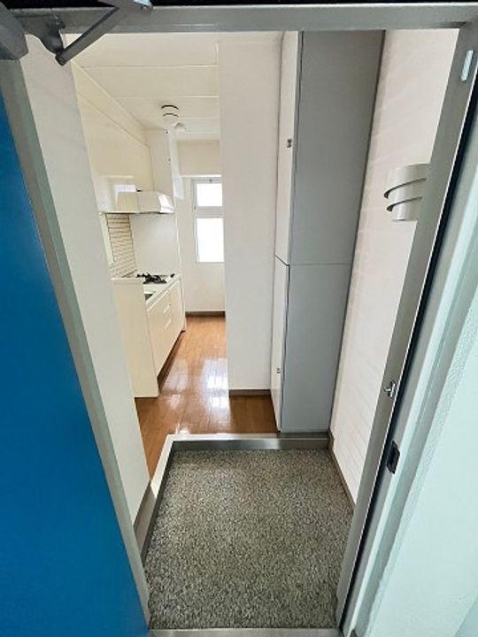 兵庫県西宮市田代町の賃貸マンションの玄関