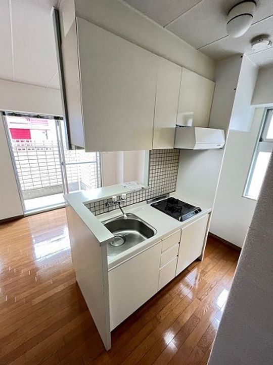 兵庫県西宮市田代町の賃貸マンションのキッチン