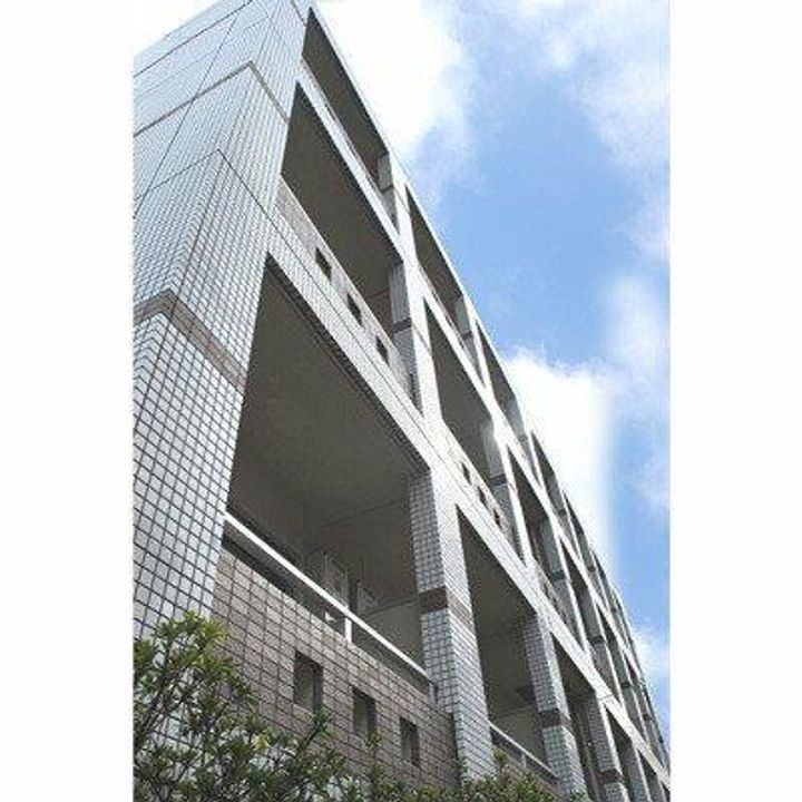 スチューデントハイツ代々木上原の外観