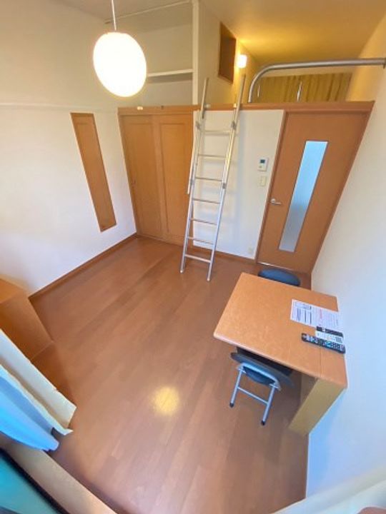 兵庫県宝塚市鹿塩1丁目(アパート)の賃貸物件の居間