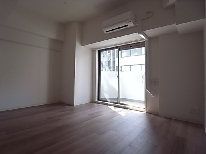 兵庫県神戸市中央区海岸通4丁目(マンション)の賃貸物件の居間
