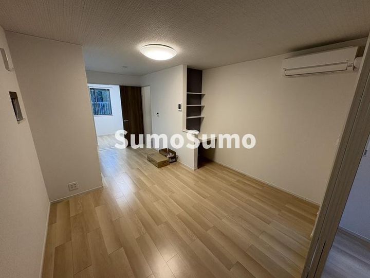 ヒールコート関守の居間