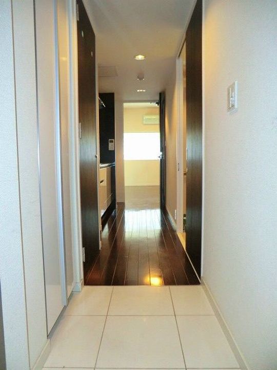 兵庫県神戸市中央区元町通6丁目(マンション)の賃貸物件の玄関