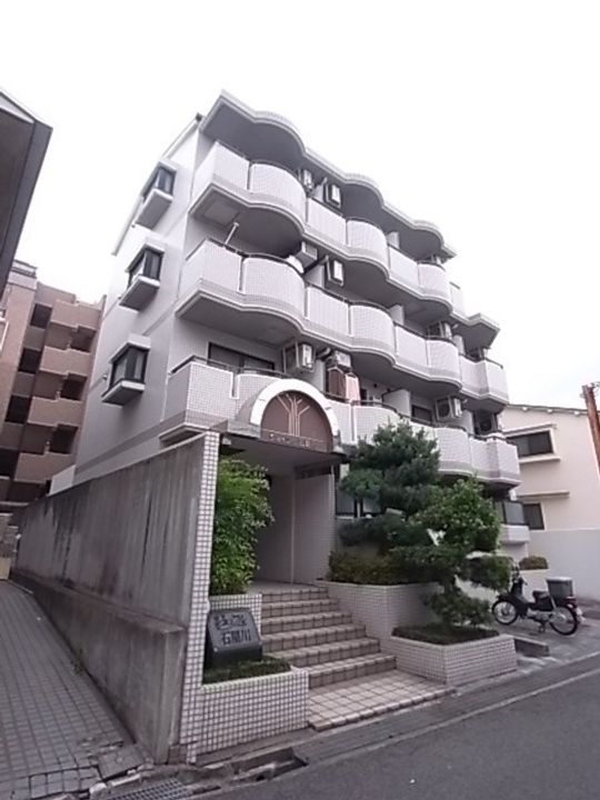 ジョイフル石屋川の外観