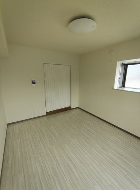 ジョイフル石屋川の居間