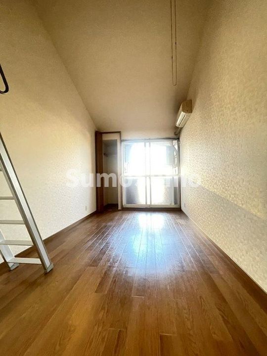 ビクトリアガーデンの居間