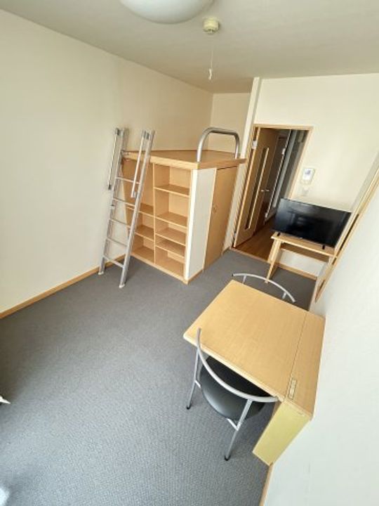 レオパレス中原の寝室