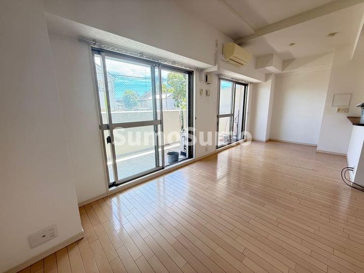 プランドール西岡本の寝室