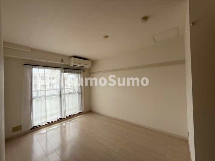 ラディウス森南の居間