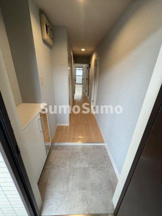 兵庫県神戸市東灘区西岡本3丁目(マンション)の賃貸物件の玄関