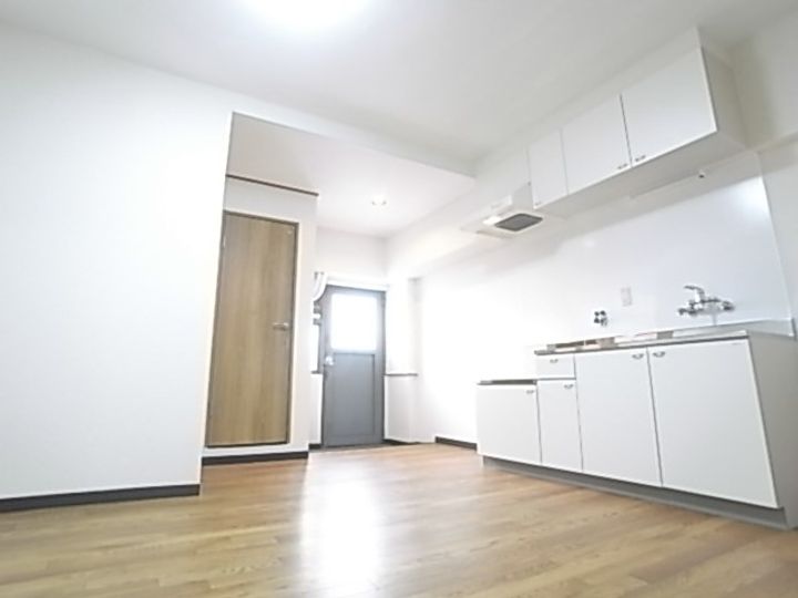 兵庫県神戸市中央区吾妻通1丁目(マンション)の賃貸物件の居間