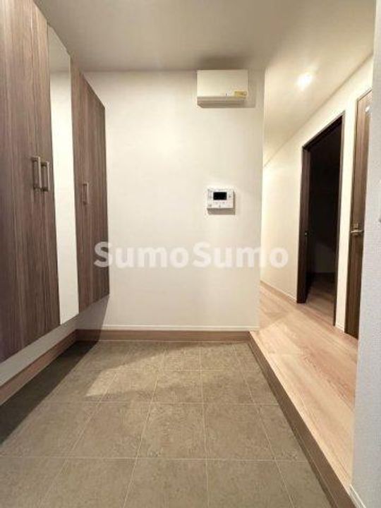 エレナ本山の玄関