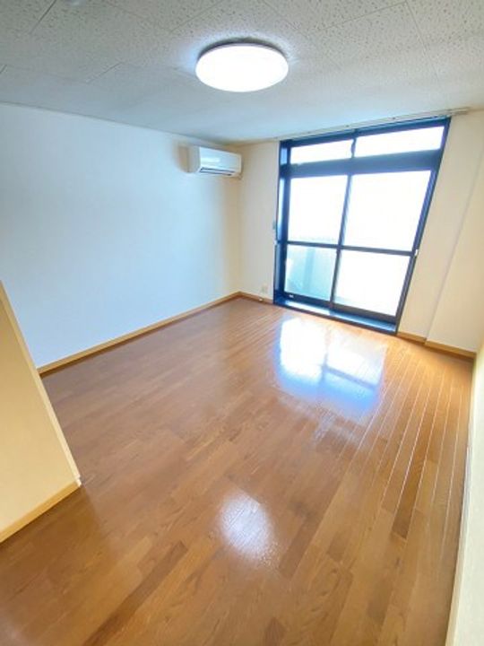 兵庫県西宮市河原町(マンション)の賃貸物件の居間
