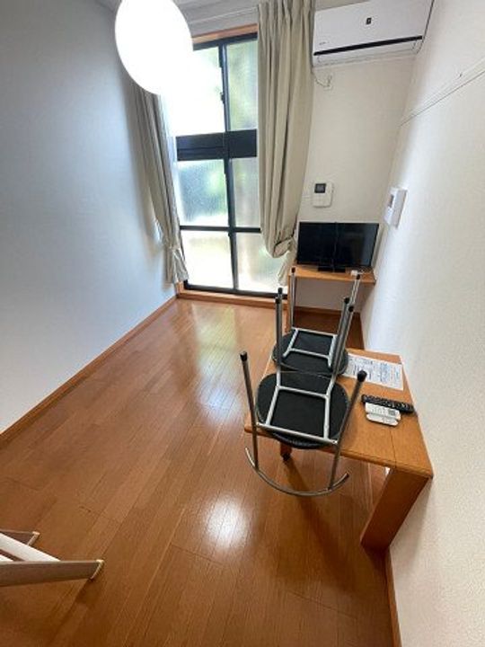 兵庫県宝塚市鹿塩1丁目(アパート)の賃貸物件の居間
