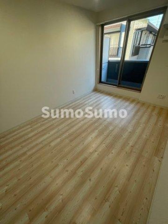Lustore西宮北口1号棟の居間