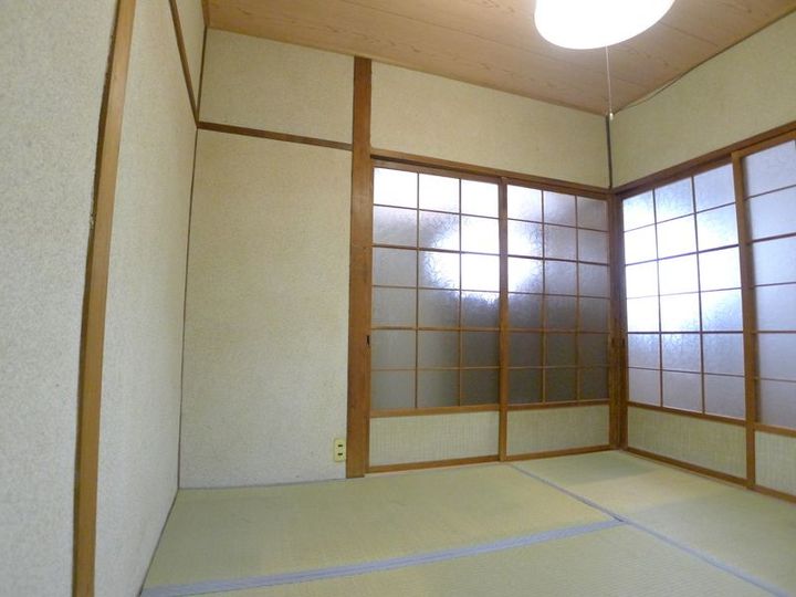 平井文化の内装
