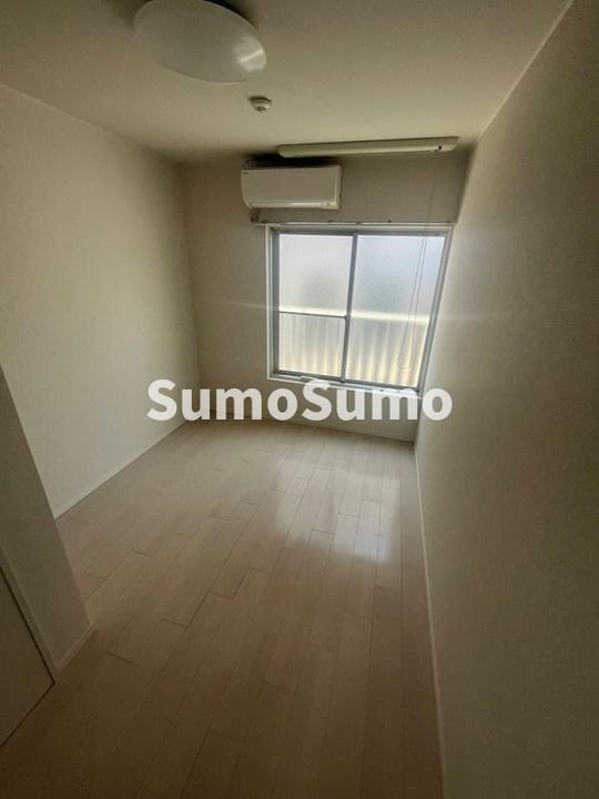 西原コーポの居間