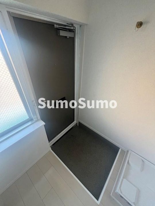 西原コーポの玄関