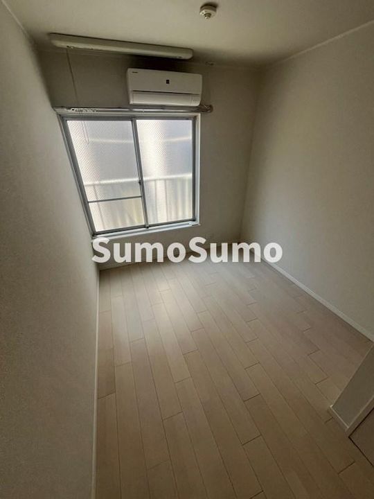 西原コーポの居間