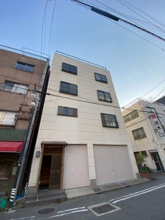 アイユー第三ビルの外観