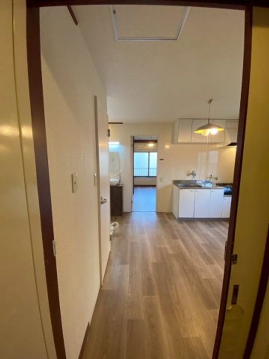 アイユー第三ビルの玄関