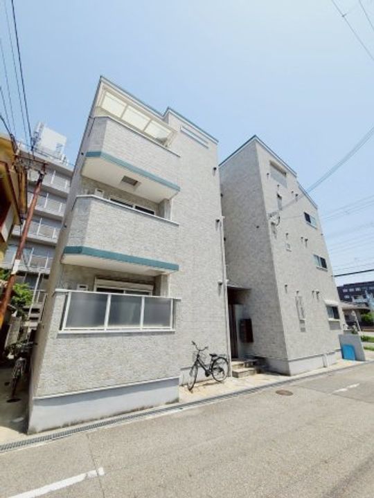 リアン鳴尾の外観