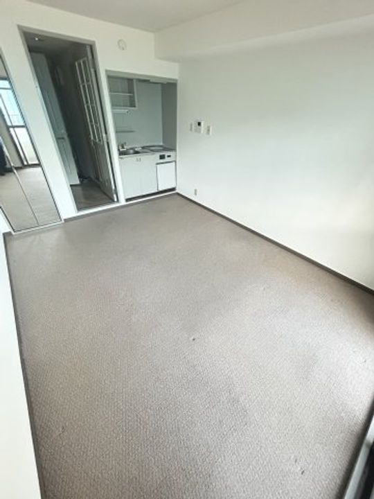 クレッシェンド岸地の居間