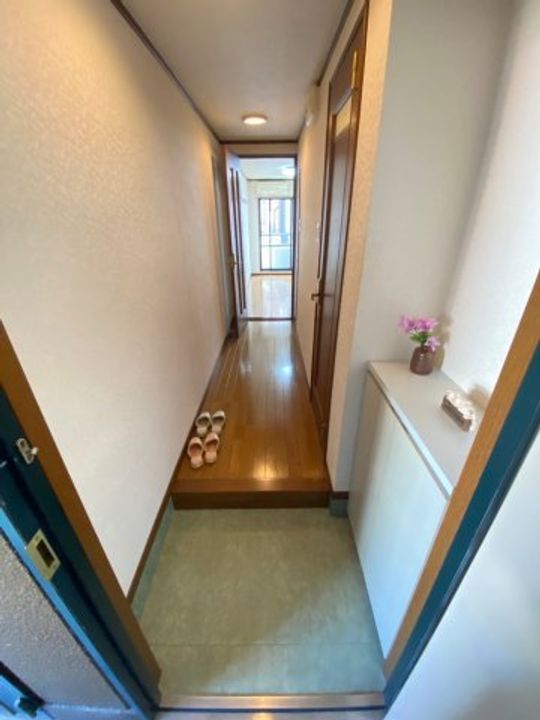 兵庫県西宮市下大市西町(マンション)の賃貸物件の玄関