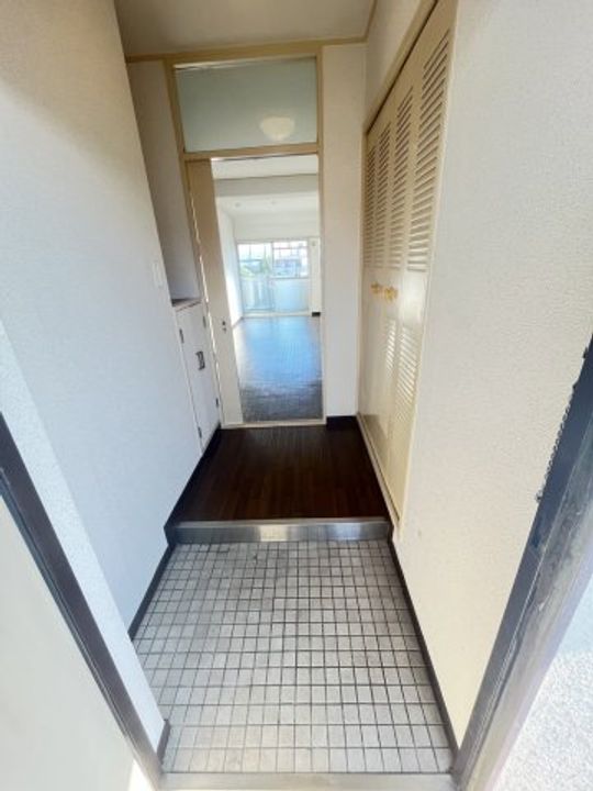兵庫県尼崎市名神町1丁目(アパート)の賃貸物件の玄関