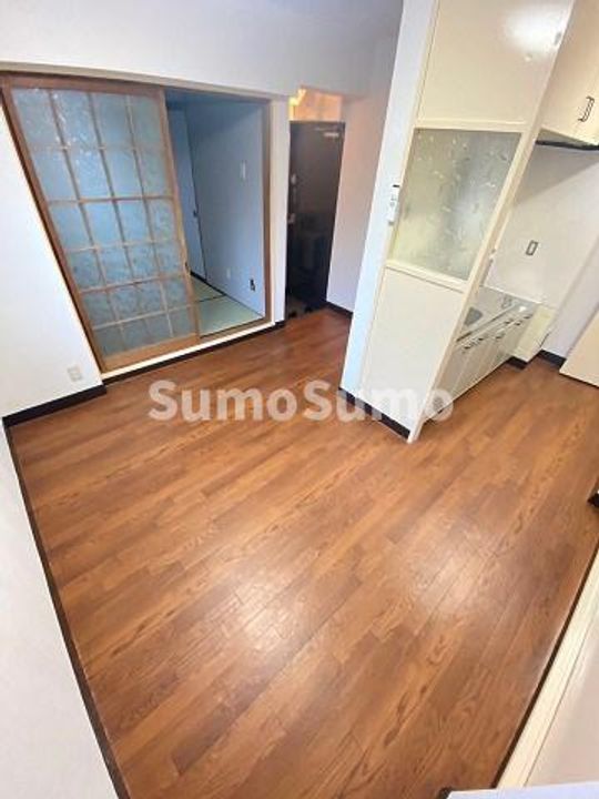 兵庫県西宮市石在町(アパート)の賃貸物件の居間