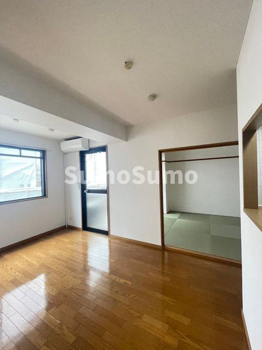 兵庫県神戸市兵庫区荒田町3丁目(マンション)の賃貸物件の居間