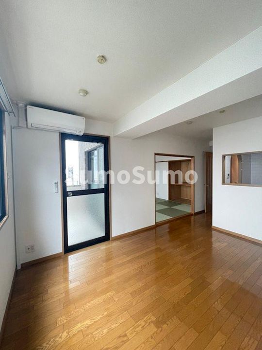 兵庫県神戸市兵庫区荒田町3丁目(マンション)の賃貸物件の居間