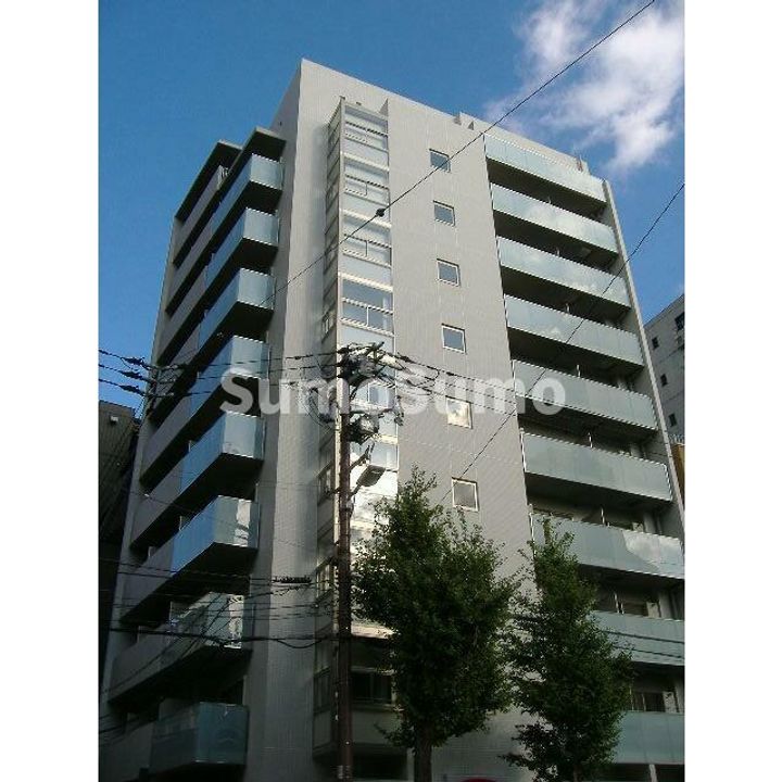 W.O.B HONMACHI-WESTの外観