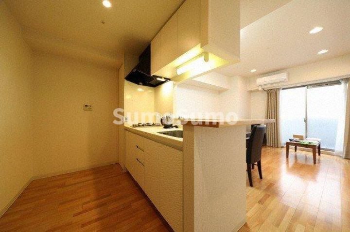 W.O.B HONMACHI-WESTのキッチン