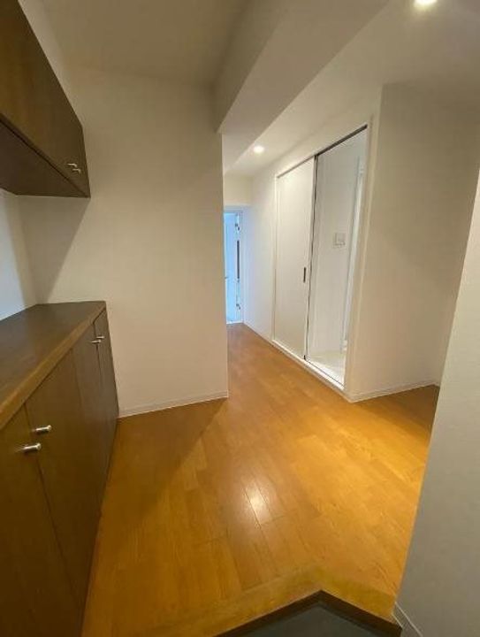 大阪府大阪市西区北堀江1丁目(マンション)の賃貸物件の玄関