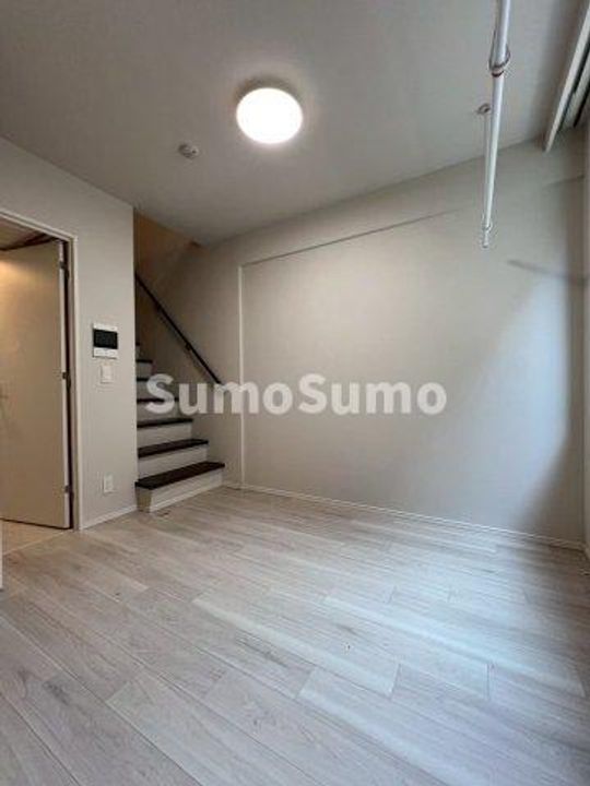 ラ・ペルラ下北沢の居間