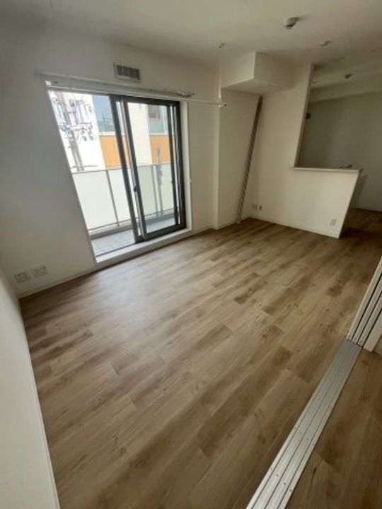 ウィステリア門戸の居間