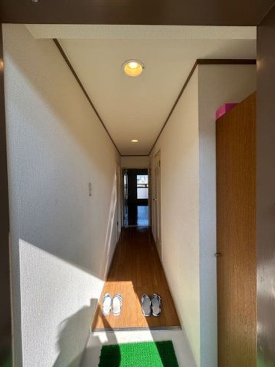 レジデンス松栄の玄関