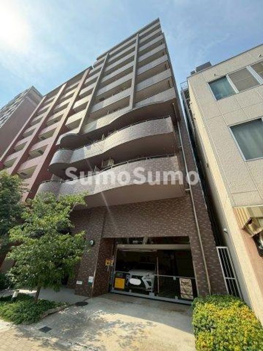 パインタワー上町台の外観