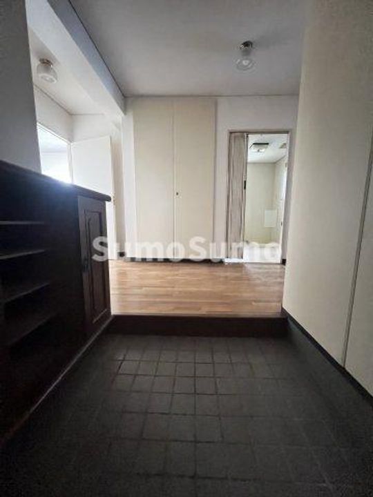 ハイツ仏天垣の玄関